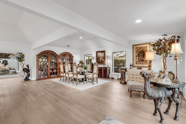 Dining room, Fireplace, Interior, Recessed Lighting, Wood Texture Flooring