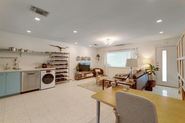 Interior, Living room, Recessed Lighting, Washer