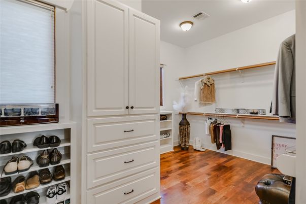 Interior, Walk-in Closets, Wood Texture Flooring