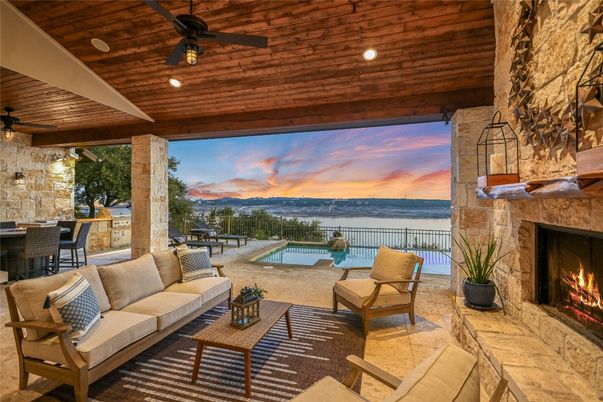 Exterior, Fireplace, Pool, Recessed Lighting, Water