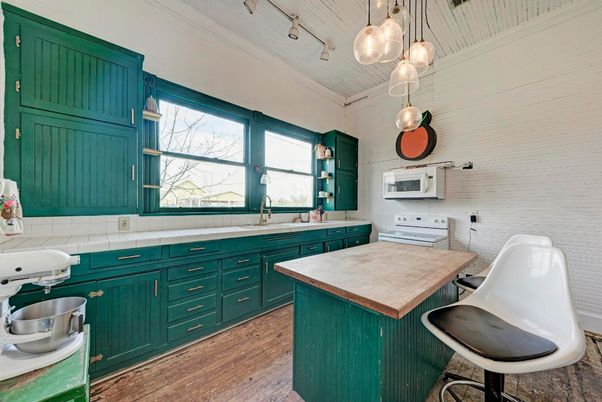 Interior, Kitchen, Pendant Lights, Wood Texture Flooring