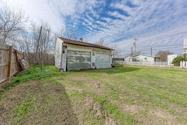 Backyard, Detached Garage, Exterior