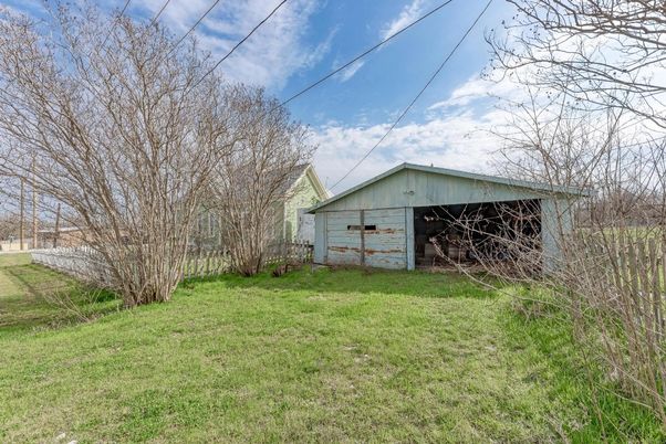 Backyard, Detached Garage, Exterior