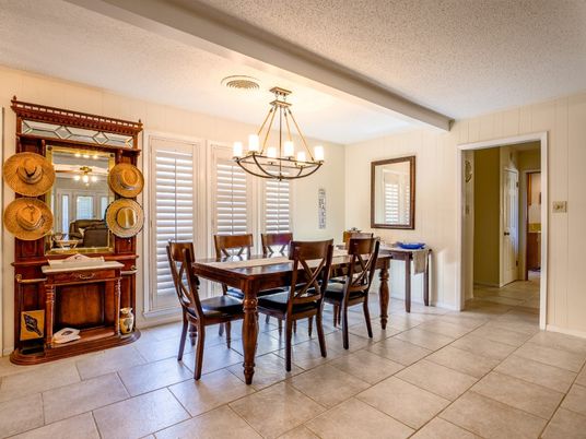 Chandelier, Dining room, Interior