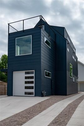 Attached, Exterior, Facade, Modern