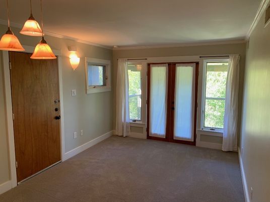 Empty room, Interior, Pendant Lights