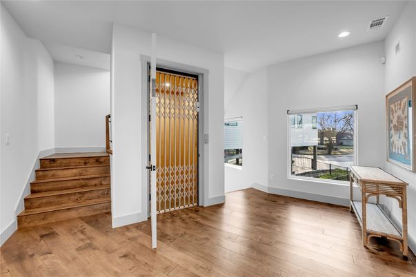 Interior, Recessed Lighting, Wood Texture Flooring