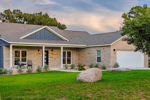 Attached, Exterior, Facade, Ranch