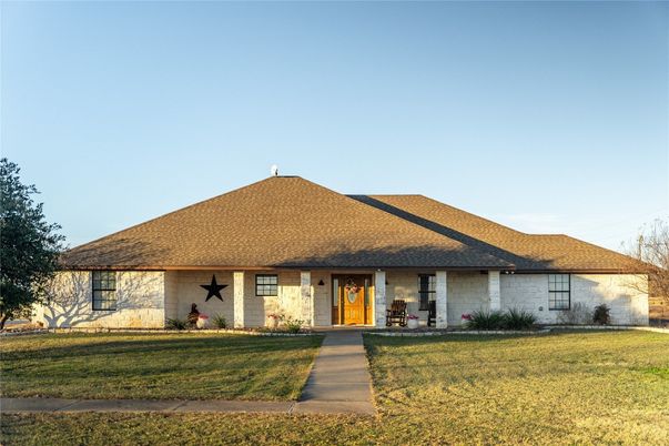 Backyard, Exterior, Facade, Ranch