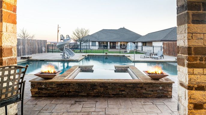 Exterior, Playground, Pool