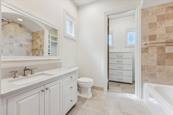 Bathroom, Interior, Recessed Lighting