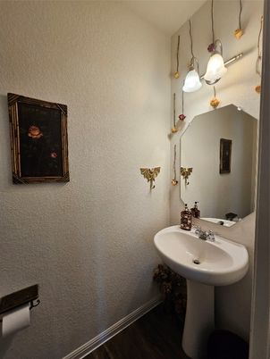 Bathroom, Interior, Pendant Lights, Wood Texture Flooring