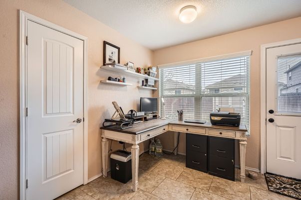 Home Office, Interior