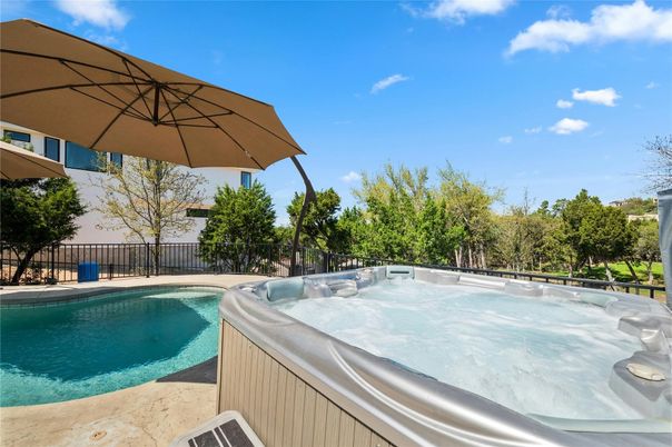 Exterior, Hot Tub, Pool
