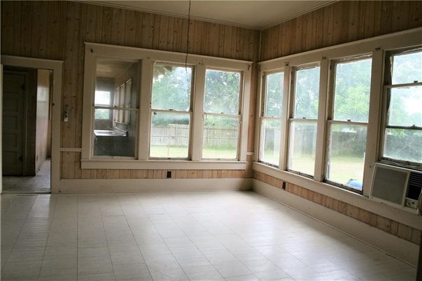 Empty room, Interior, Sun Room, Wooden Walls