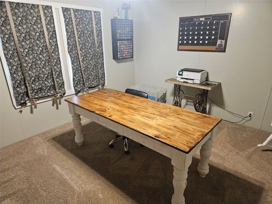 Home Office, Interior