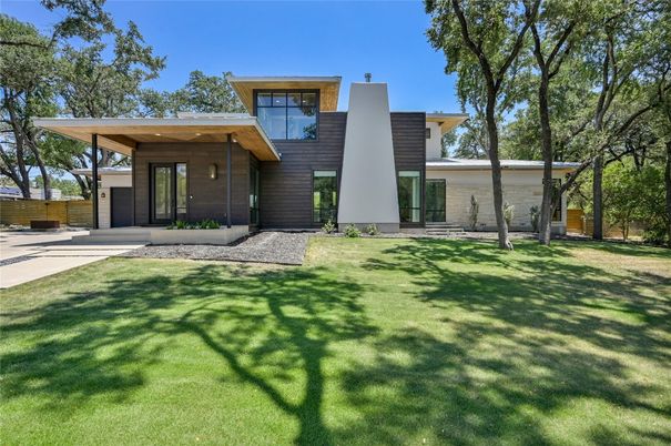 Backyard, Exterior, Facade, Modern