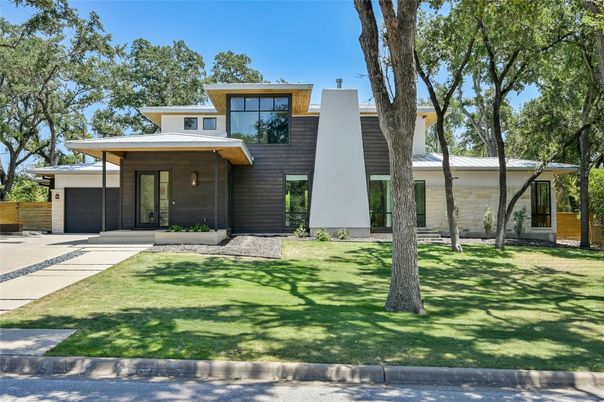 Attached, Exterior, Facade, Modern