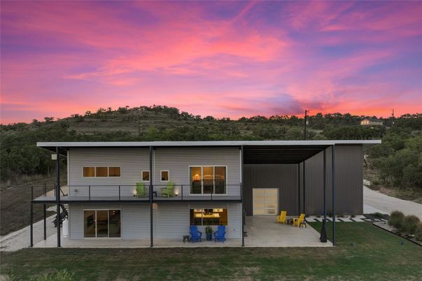Backyard, Exterior, Facade, Modern
