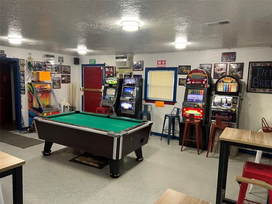 Billiard Table, Game Room, Interior
