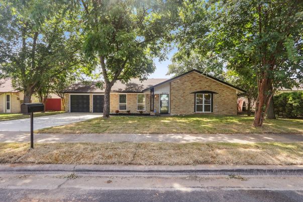 Exterior, Facade, Brick Facade, Ranch