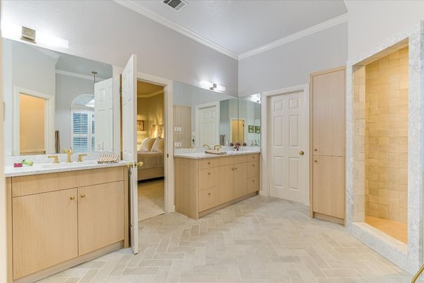 Bathroom, Bedroom, Dual Sink Vanities, Interior