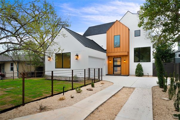 Backyard, Exterior, Facade, Farmhouse