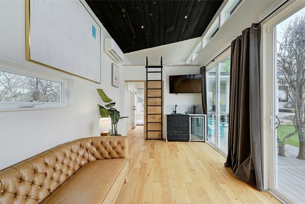 Interior, Recessed Lighting, Wood Texture Flooring