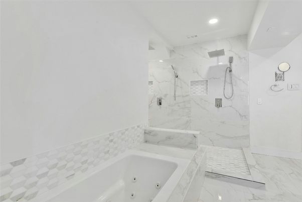 Bathroom, Interior, Marble, Marble Walls, Recessed Lighting