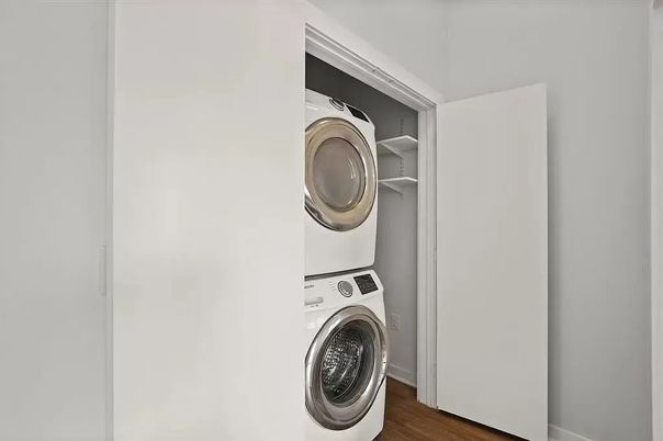 Interior, Utility Closets, Washer, Wood Texture Flooring