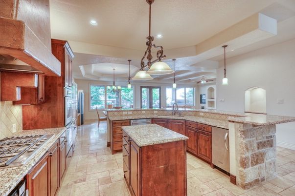 Dining room, Interior, Kitchen, Pendant Lights, Recessed Lighting, Stainless Steel Appliances
