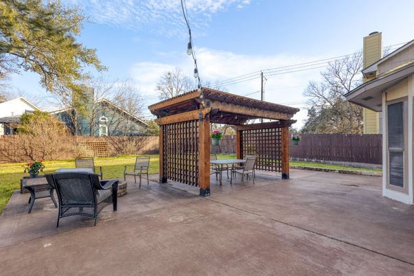 Backyard, Exterior