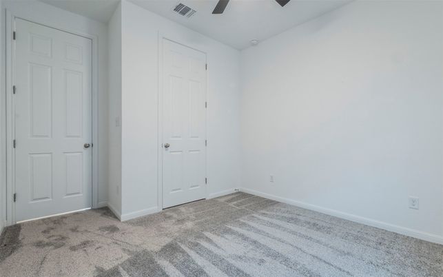 Empty room, Interior