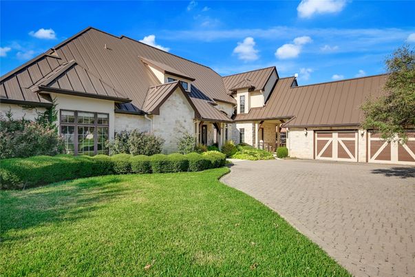 Backyard, Exterior, Facade, Farmhouse