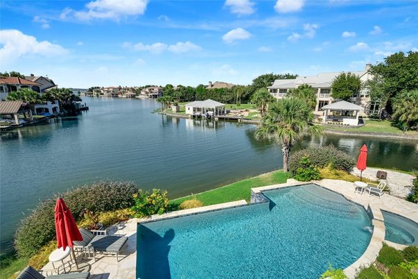 Exterior, Lake, Pool