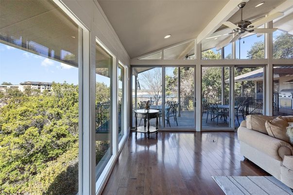 Interior, Recessed Lighting, Sun Room, Wood Texture Flooring