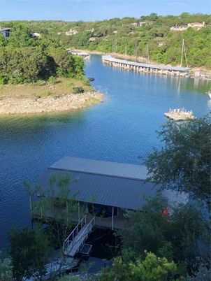 Exterior, Lake