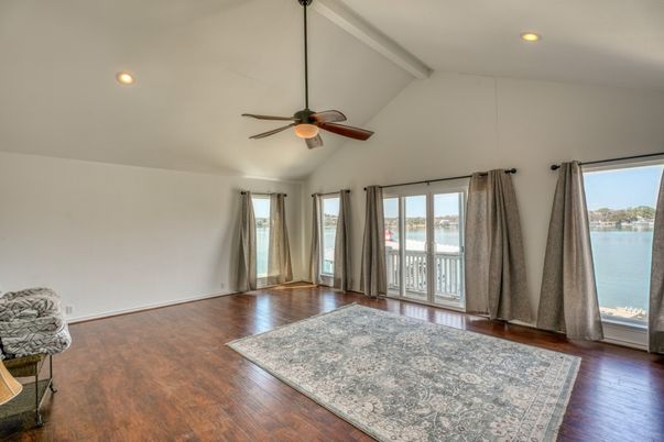 Empty room, Interior, Recessed Lighting, Water, Wood Texture Flooring