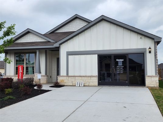 Exterior, Facade, Farmhouse