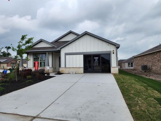 Exterior, Facade, Farmhouse