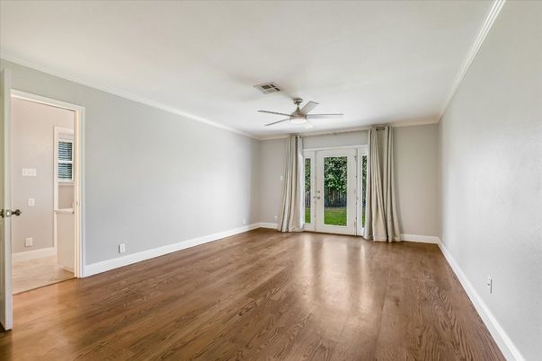 Empty room, Interior, Recessed Lighting, Wood Texture Flooring