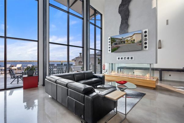 Fireplace, Interior, Living room, Water