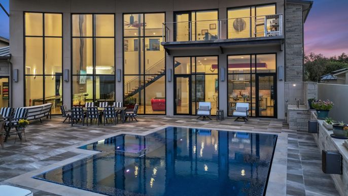Exterior, Pool