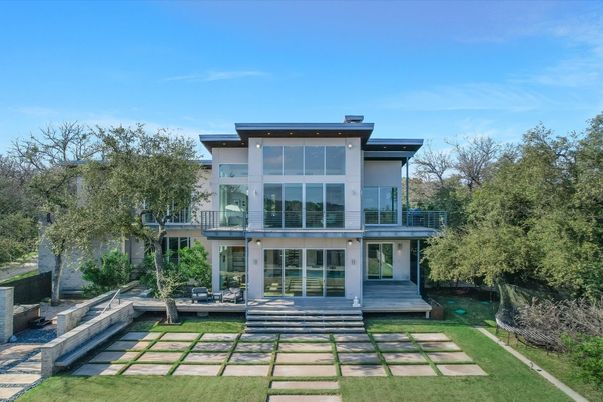 Backyard, Exterior, Facade, Modern