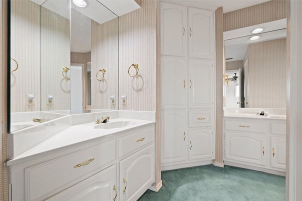 Bathroom, Dual Sink Vanities, Interior