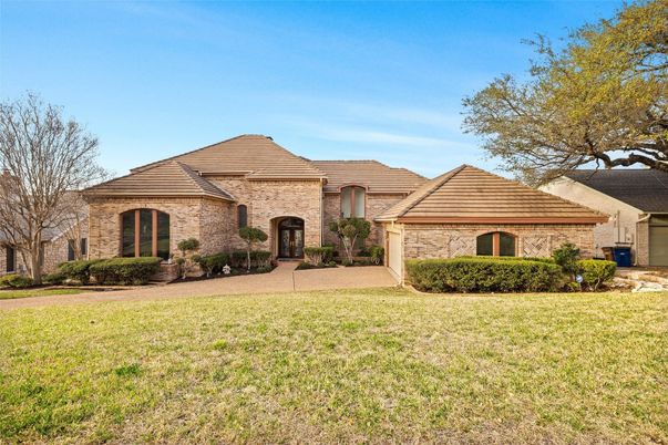 Backyard, Exterior, Facade, Brick Facade, French Provincial
