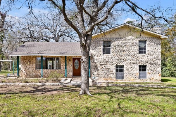 Exterior, Facade, Brick Facade, Split Level