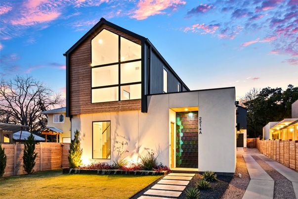 Backyard, Exterior, Facade, Modern