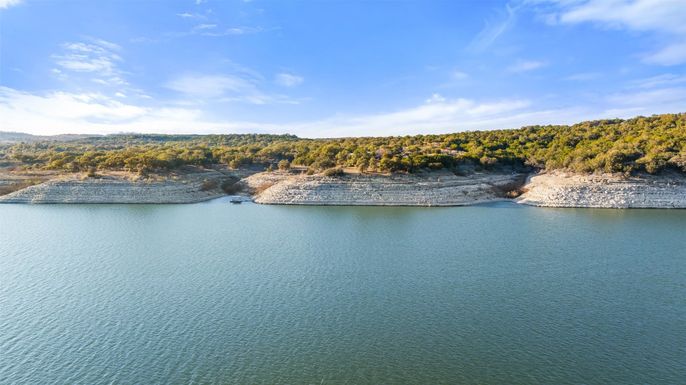 Exterior, Lake