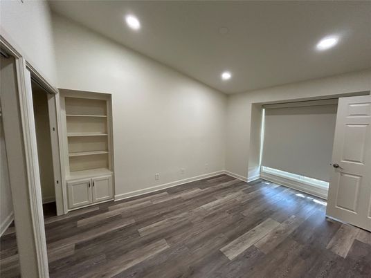 Empty room, Interior, Recessed Lighting, Wood Texture Flooring